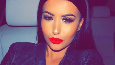 Страстный поцелуй: как правильно использовать красную помаду