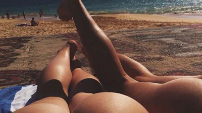 12 потешных мыслей парней во время секса на пляже
