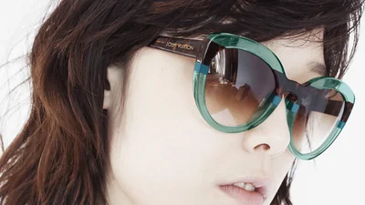 Освежить взгляд: лучшие очки для лета в городе