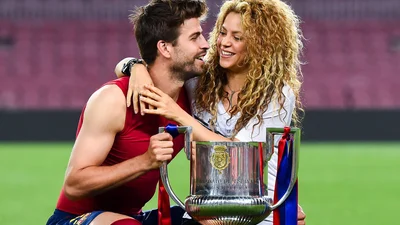 Шакира и Жерар Пике устроили любовную сцену на футболе