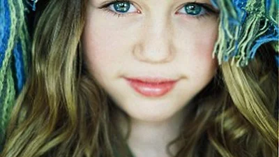 В сеть попали невиданные раньше детские фото Майли Сайрус