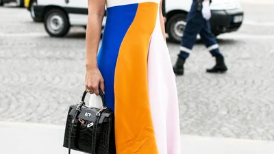 Приодеться: лучшие образы в летних сарафанах