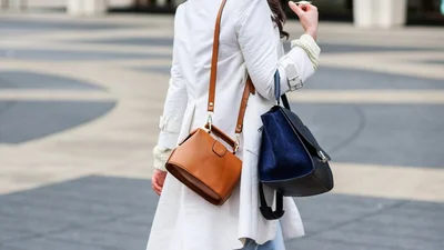 Новый тренд - носить две сумки одновременно