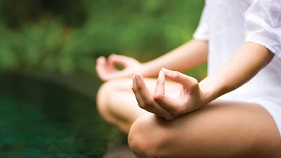 Высвободи стресс: 4 преимущества медитации