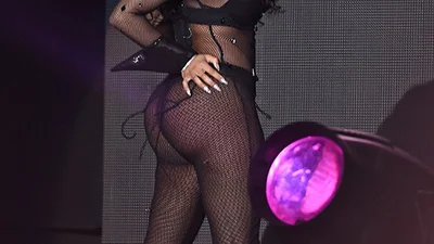 Никки Минаж сразила поклонников откровенным нарядом