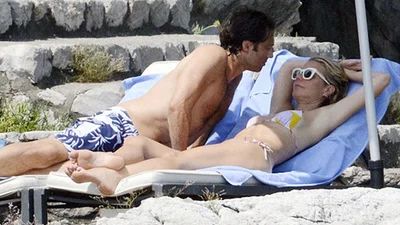 Гвинет Пелтроу в бикини отжигает с бойфрендом