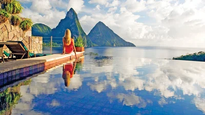 10 бесконечно красивых бассейнов мира