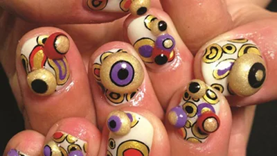 Новый вид маникюра шокировал мир своей нелепостью