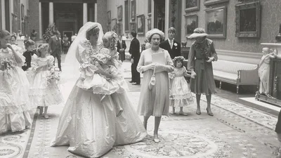 В сеть попали уникальные кадры со свадьбы принцессы Дианы