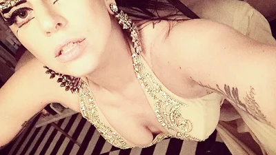 Брови Леди ГаГа живут своей увлекательной жизнью