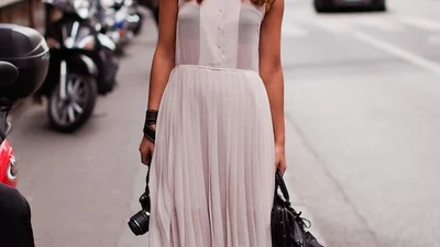 Платья и лоферы: 13 интересных сочетаний