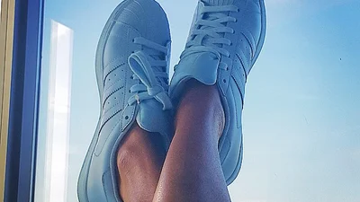 Носим кроссовки, как супермодели