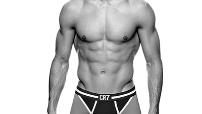 Криштиану Роналду снялся в самих трусах