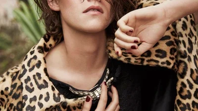 Загадочная Кристен Стюарт появилась в новой фотосессии