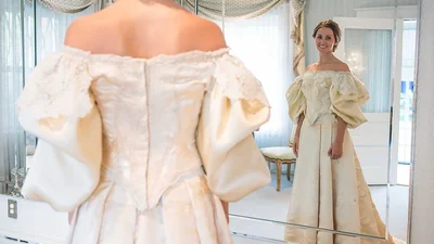 Семейные традиции: девушка надела 120-летнее платье на свою свадьбу