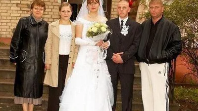 Обнять и плакать: самые ужасные фото постсоветских свадеб