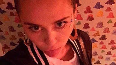 Майли Сайрус предстала топлес в своем Instagram