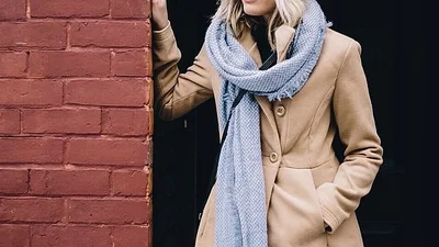 33 модных образа с шарфом