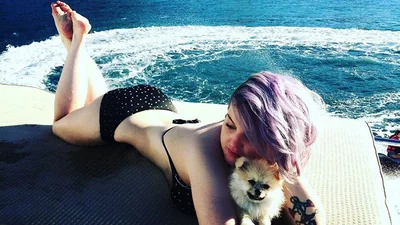 Звезды в бикини не готовы мириться с началом осени