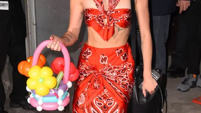 Копия Леди Гаги: бешенные наряды Майли Сайрус