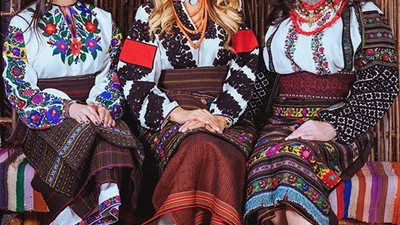 В тренде: украинские знаменитости примерили вышиванки