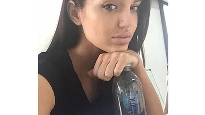 Неожиданный поворот: девушка-копия Анжелины Джоли