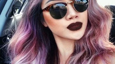 Не для скромняг: коричневая помада на осень