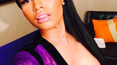 Бесстыжая Ники Минаж обожает показывать грудь