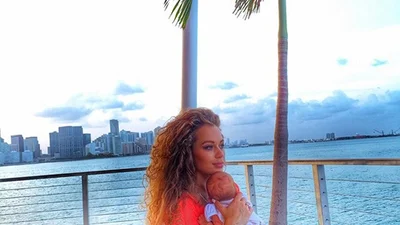 Яна Соломко показала уникальные фото новорожденной дочери