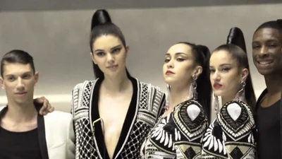 Відео дня: Кендалл Дженнер вчиться тверкувати для нової реклами