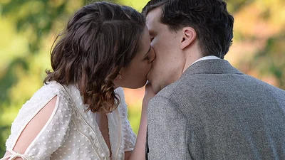 Крістен Стюарт підловили за пристрасними поцілунками