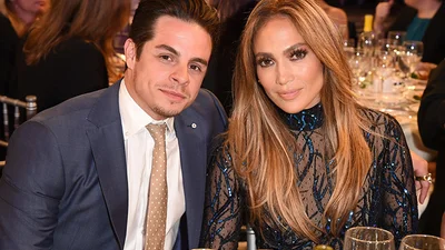 Популярные дивы, которые захомутали молодых красавчиков