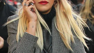 Модное сочетание: носим очки и пальто вместе