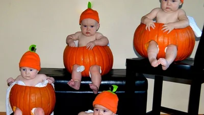 Сюрприз на Геловін: милі діти в гарбузиках