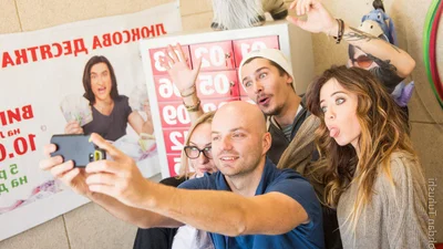 Время и Стекло влаштували в студії справжнє божевілля