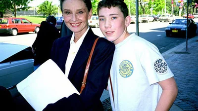 Хлопець 20 років фотографувався із зірками