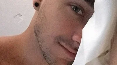 Остання фішка в Instagram: гарячі хлопці в ліжку