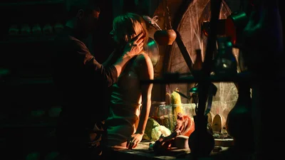 Тизер дня: LOBODA сексуально страждає від рук чоловіка