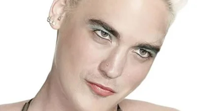 Спекотні красуні: відомі актори перевтілилися у знаменитих жінок