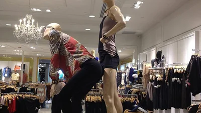 Кумедні пози манекенів