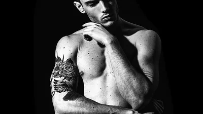 Предел мечтаний: горячие обнаженные парни в татуировках