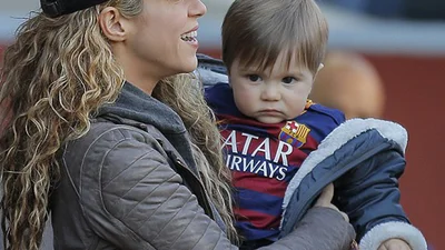 Шакира с сыновьями поддержала любимого Жерарда Пике на футболе