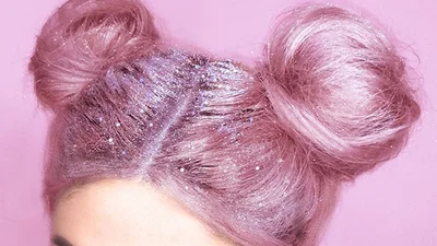 Стать принцессой: мир покорила новая прическа с блестками