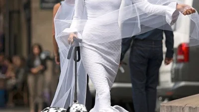 Смело и модно: 11 образов современной невесты