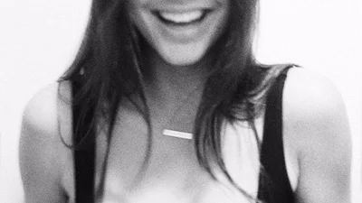 Кендалл Дженнер неожиданно показала грудь за рекорд подписчиков