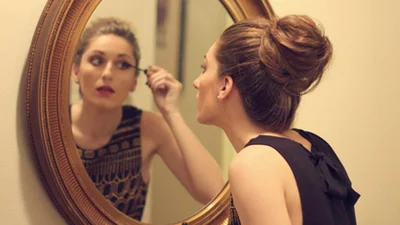 Парни поймут: когда твоя девушка любит косметику