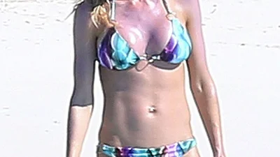 Жизель Бюндхен впервые показала грудь после пластики