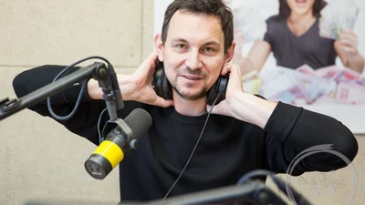 Валерій Харчишин зізнався, навіщо частенько користується помадою