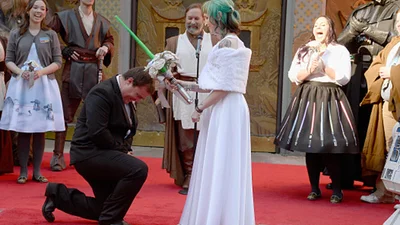 Пара сыграла свадьбу в стиле "Звездных Войн"