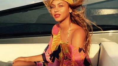 Звезды в бикини: фото, после которых ты захочешь лета